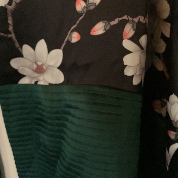 Floral Wrap/Scarf - Picture 4 of 10